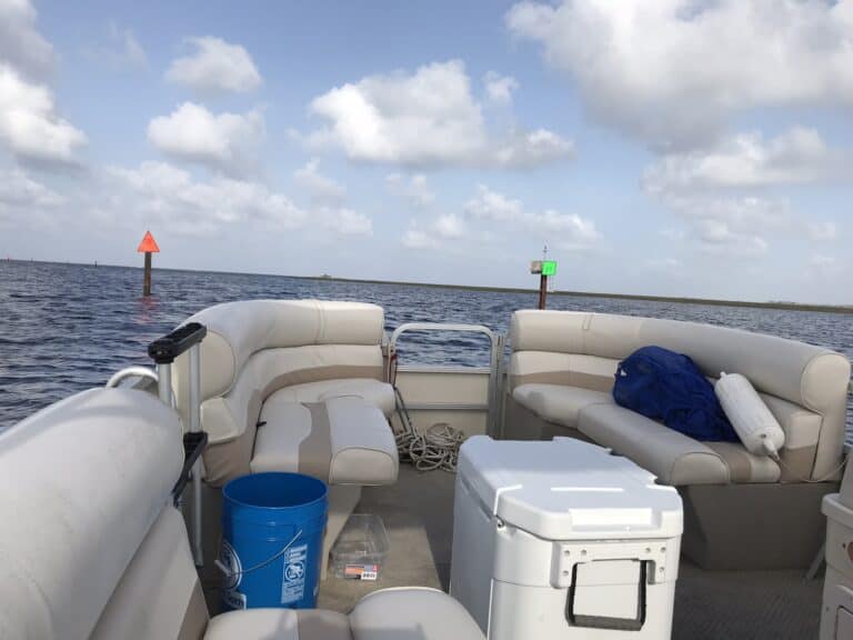 Heading of the channel to go scalloping