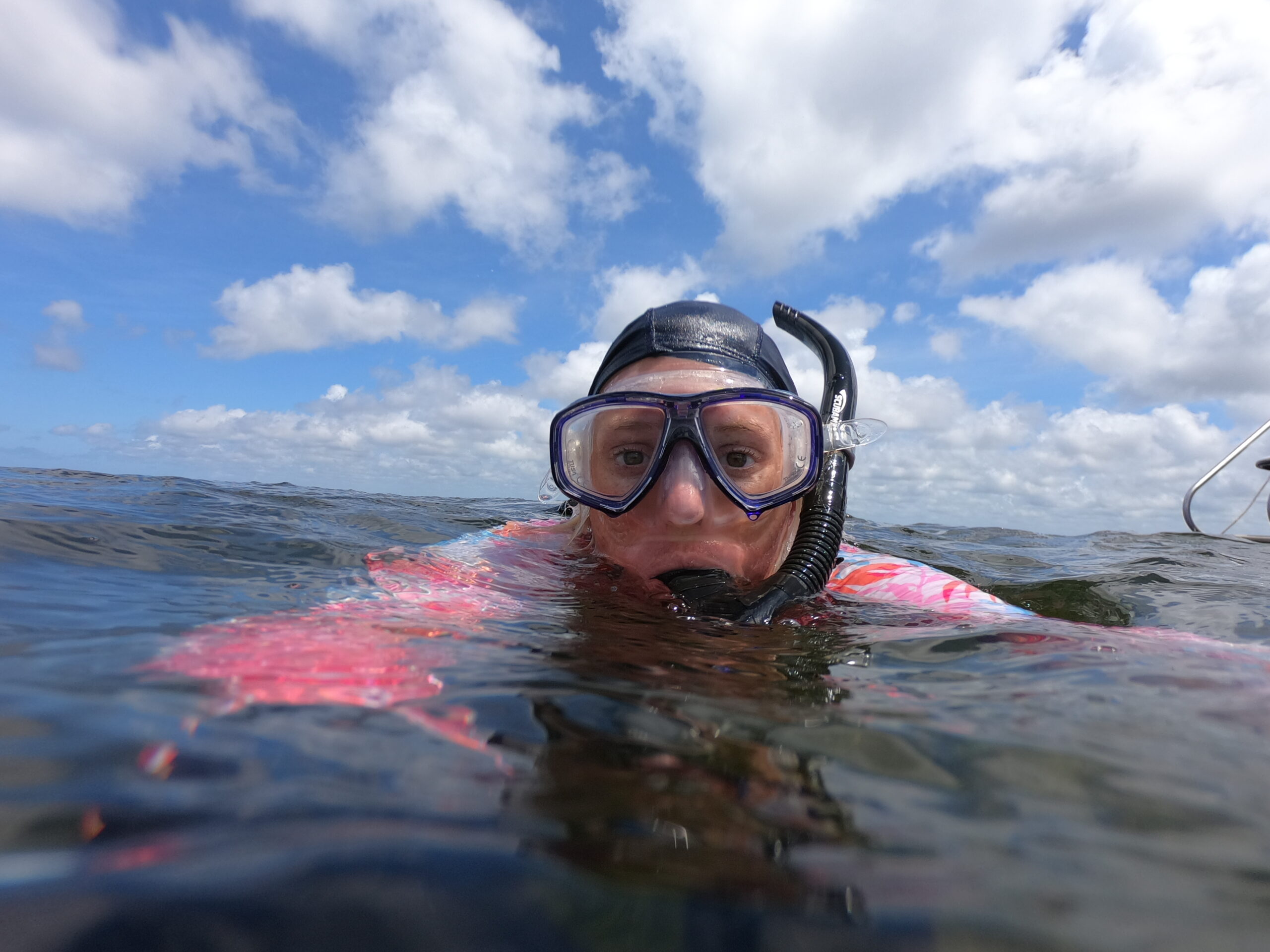 FleurtyGirl in the water scalloping